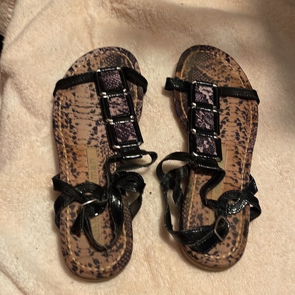 MOVING SALE NO HAGGLING LIBBY EDELMAN 9 BLACK/BEIGE SNAKE PRINT ANKLE SANDAL - Picture 2 of 9